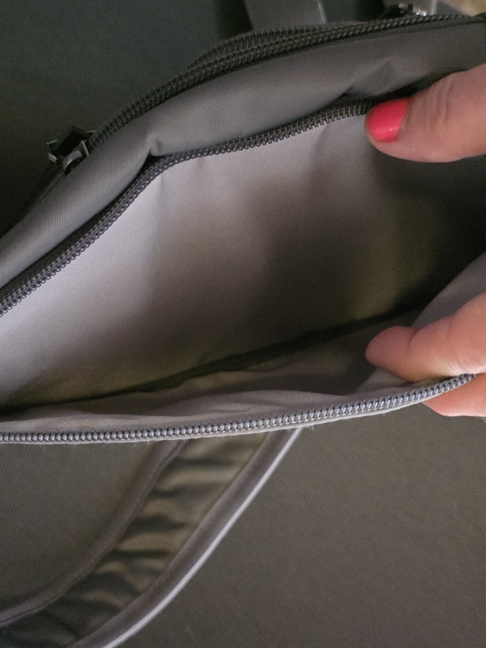 Baggallini Gray Sling Crossbody Bag - Compact Everyday Carry - Picture 7 of 8